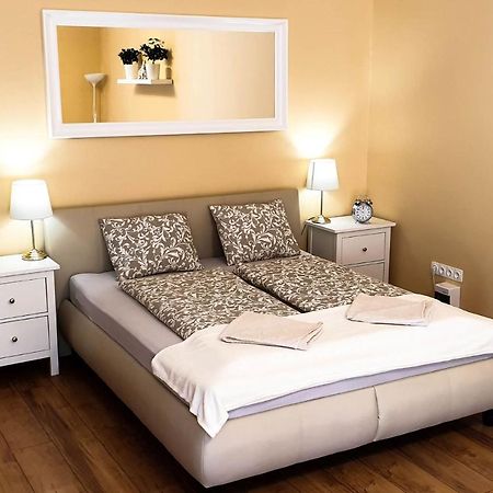 Corvin City Center Kisfaludy Apartman Lägenhet Budapest Exteriör bild