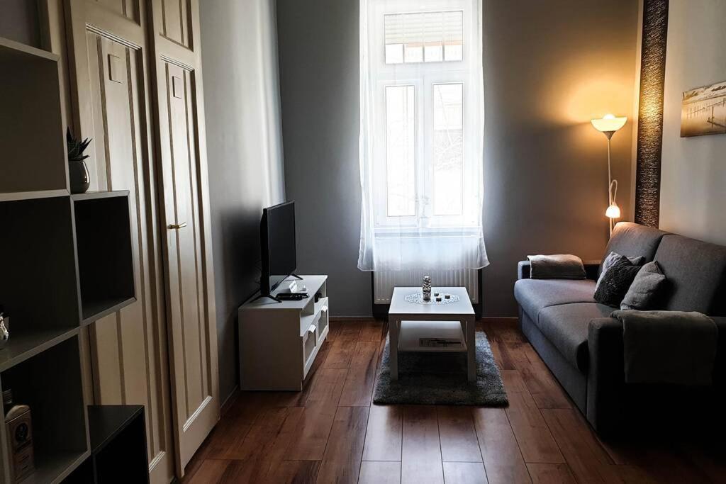 Corvin City Center Kisfaludy Apartman Lägenhet Budapest Exteriör bild