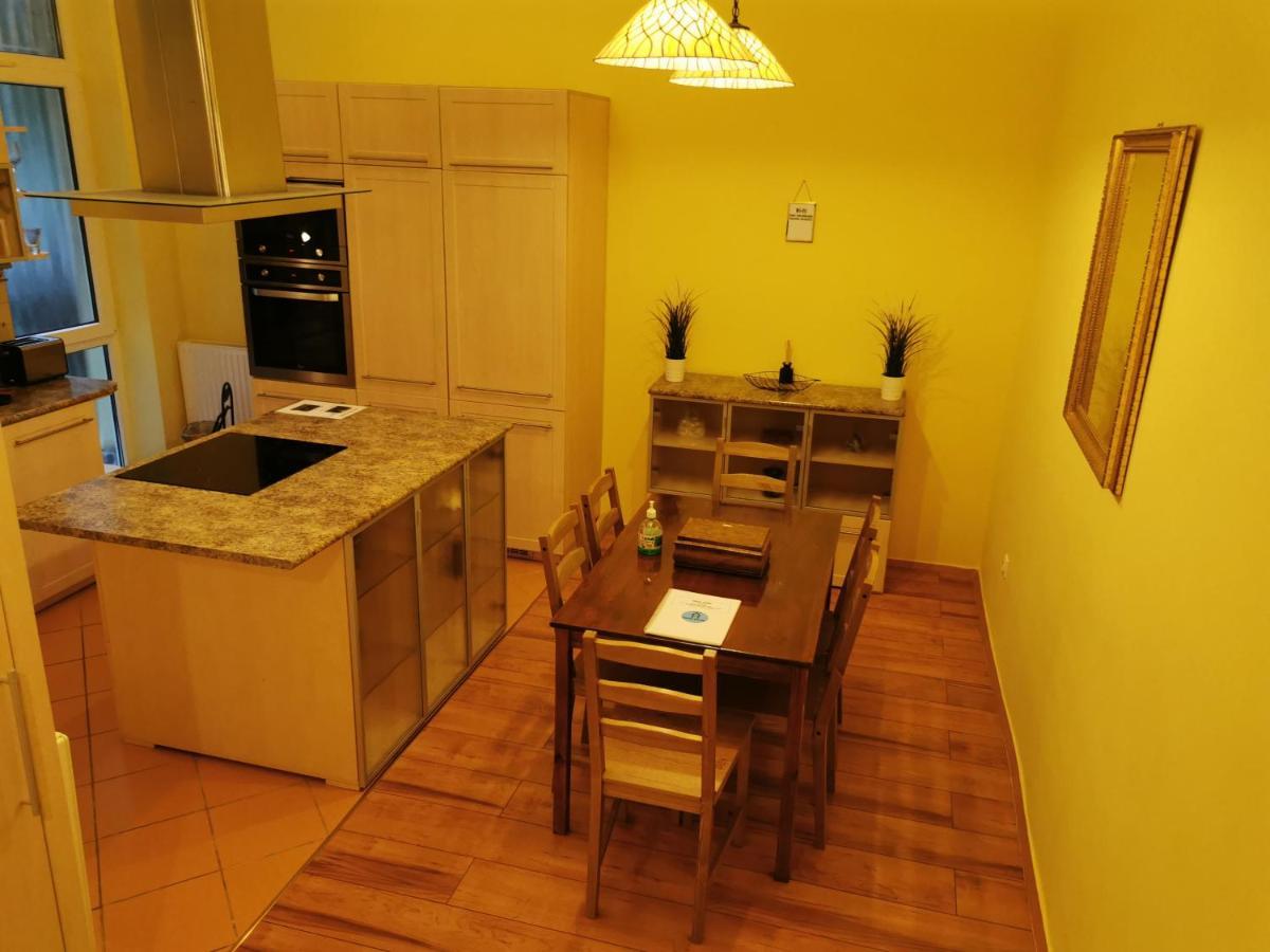 Corvin City Center Kisfaludy Apartman Lägenhet Budapest Exteriör bild